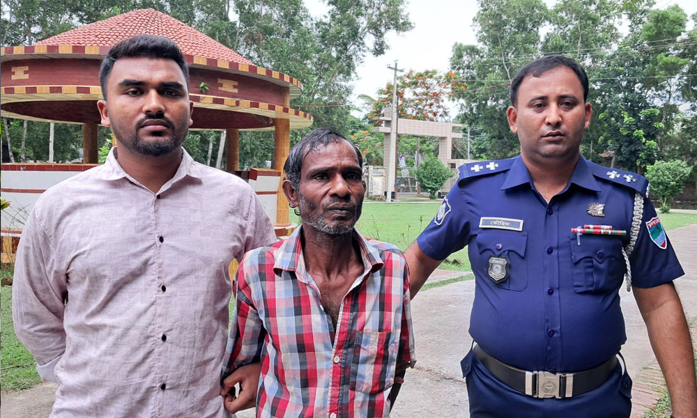 জমি নিয়ে বিরোধের জেরে আপন ভাইকে কুপিয়ে হত্যা